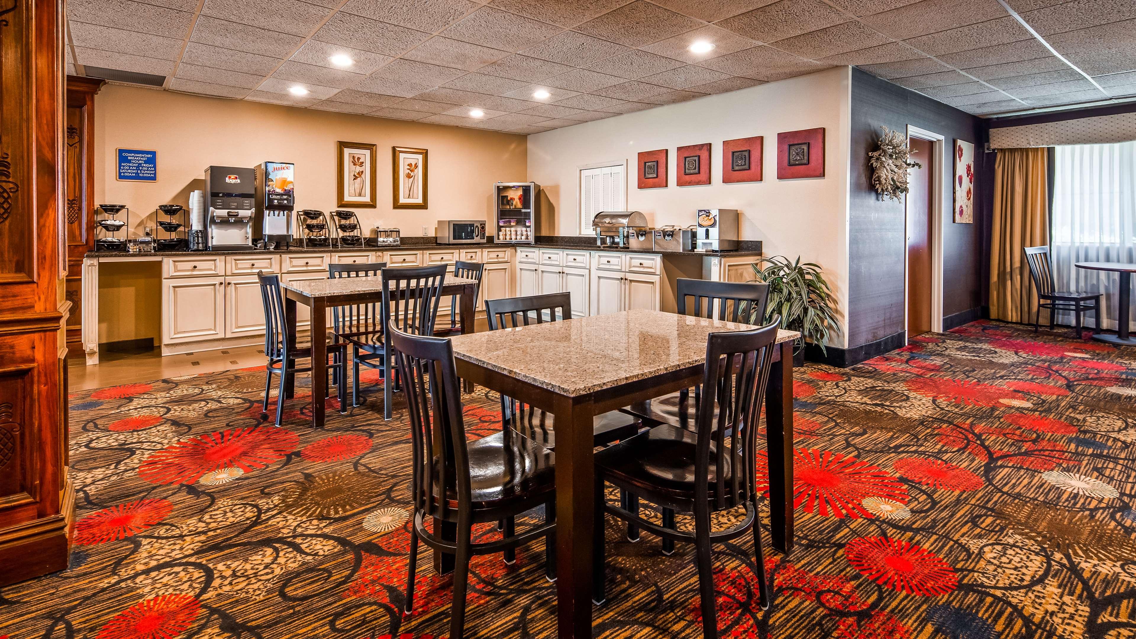 Best Western Plus Brandywine Inn & Suites Монтічелло Екстер'єр фото